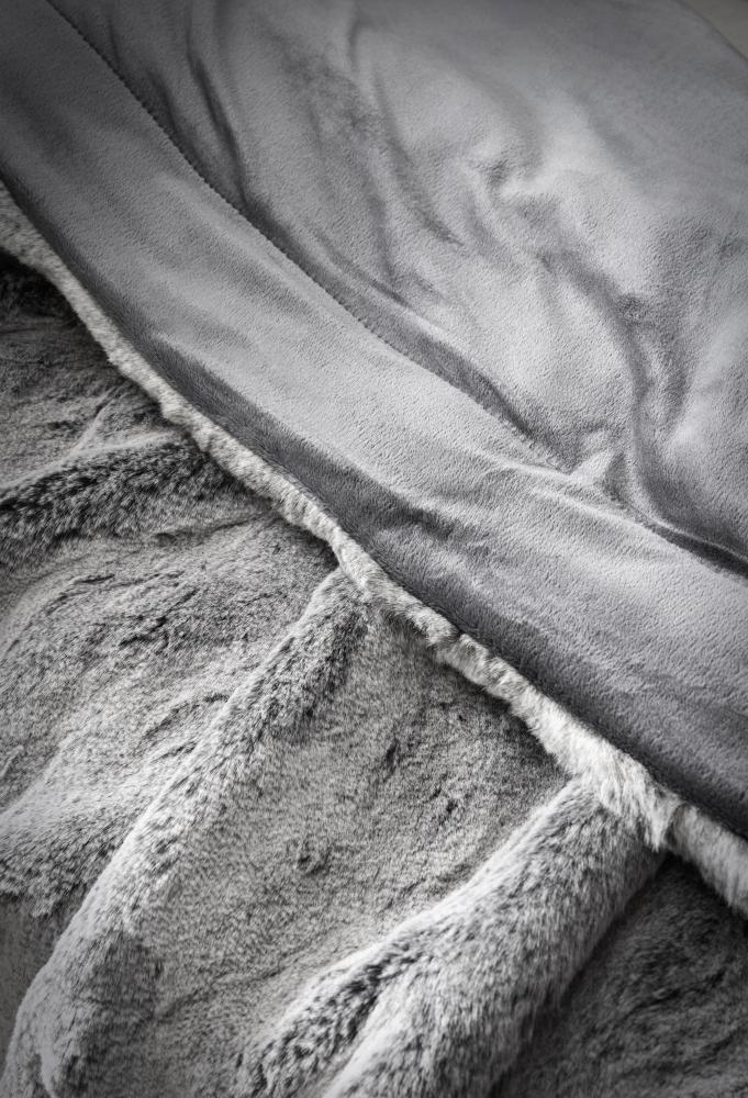 bugatti - fur blanket 3885