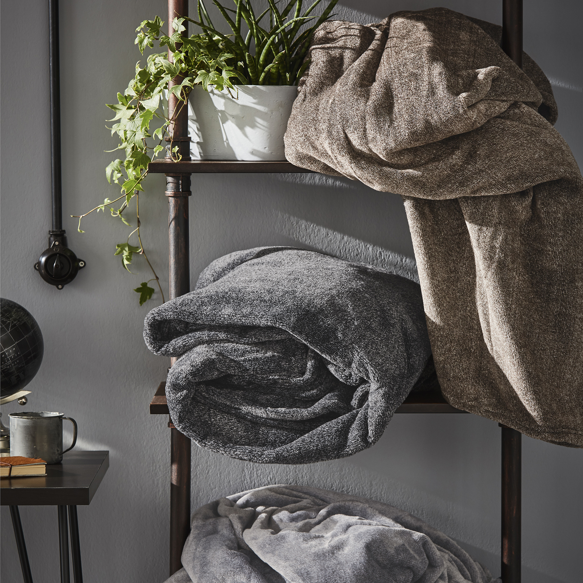 Bugatti Sofadecke.jpg