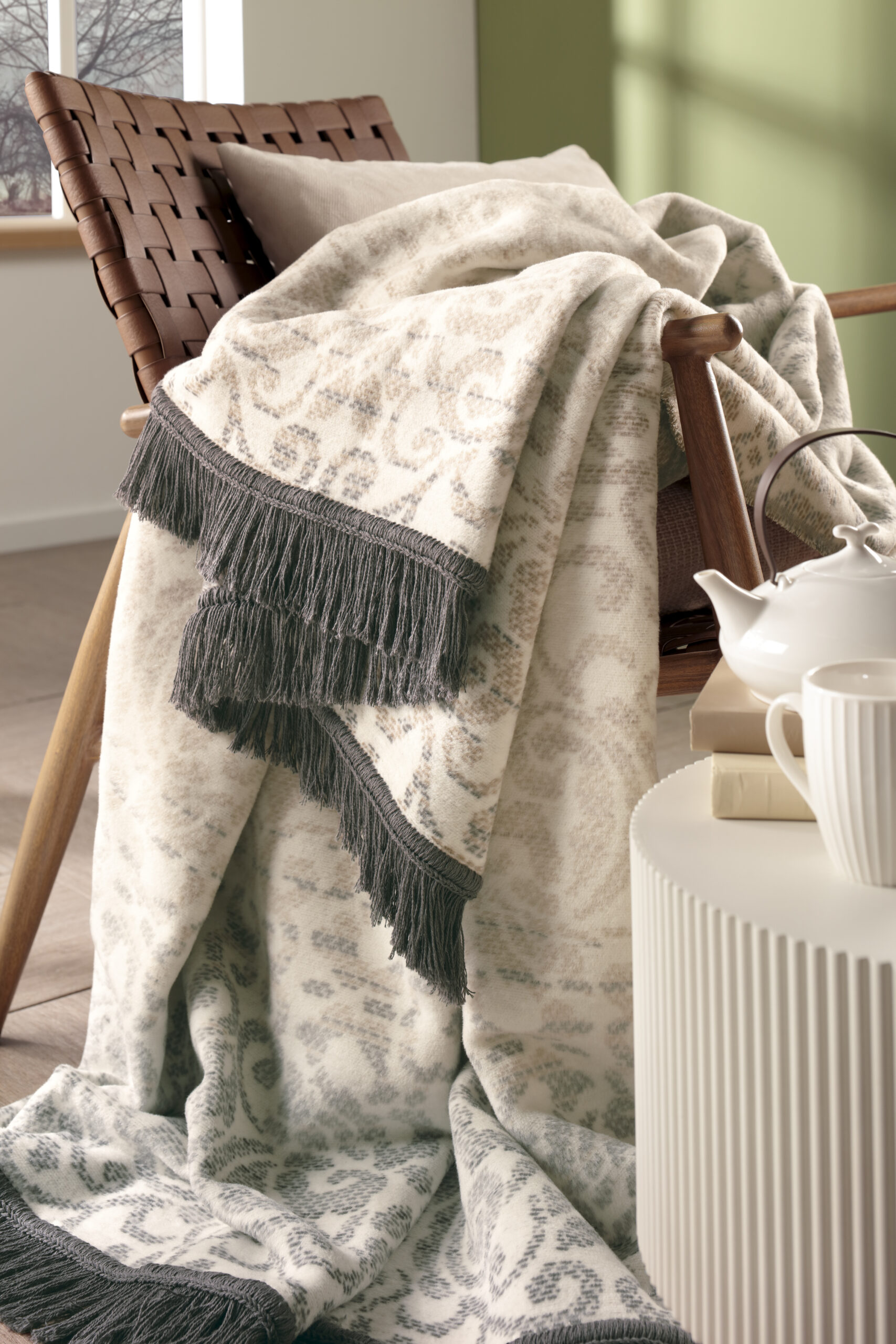 Wohndecke mit Fransen 828743.jpg